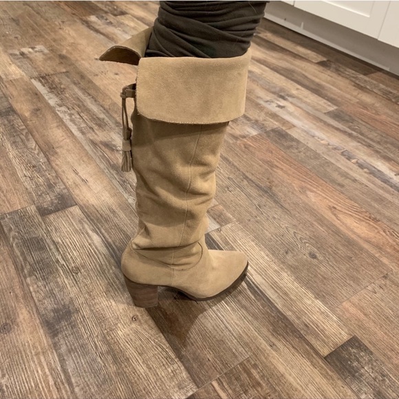 CYBER SALE🕊️Urban Outfitters Ecote Suede Knee Mid Callf Chunky Heeled Boots - Picture 9 of 9